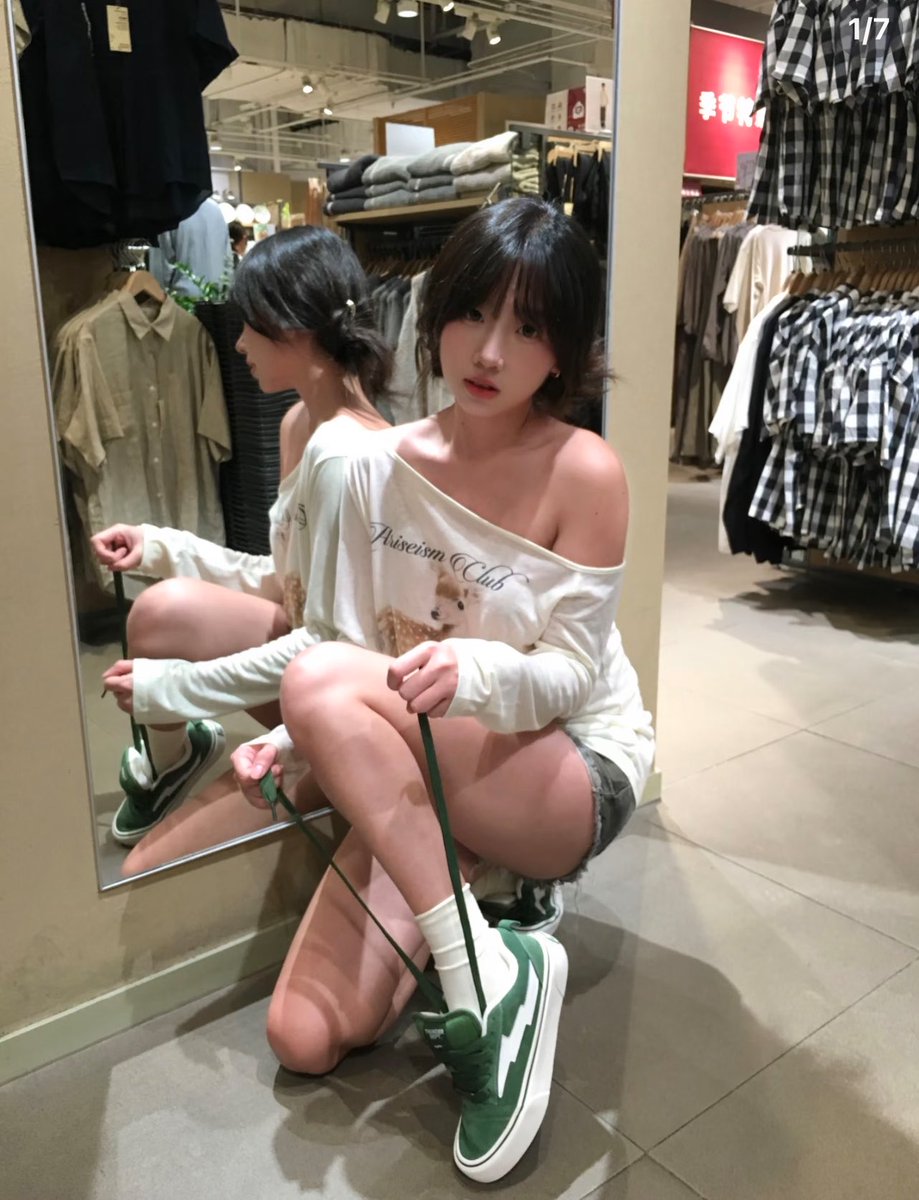 tracy04nw2's tweet photo. 新鲜出炉，第一次玩

刚拍形体课照，有人评锐吗？  

是粉哒！！看完不许瞎说🫣 https://t.co/nShWGTbH4n
