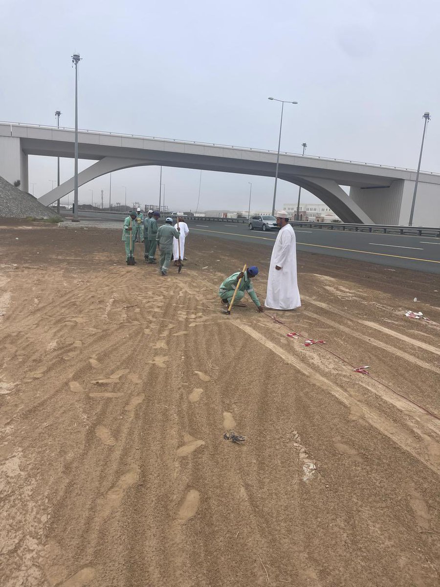 Aleftekar96's tweet photo. 🌱 تضامنًا مع شعار المحافظة
«غرس أخضر وإرث يدوم»

تواصل بلدية إبراء جهودها في تشجير وتجميل جسور الولاية 🌿

كل الشكر والتقدير على هذا الجهد المبارك 🤍

🤝 لنكن جميعًا شركاء… ويدًا واحدة
🌿 لنجعل إبراء خضراء https://t.co/6rPukPjo7r