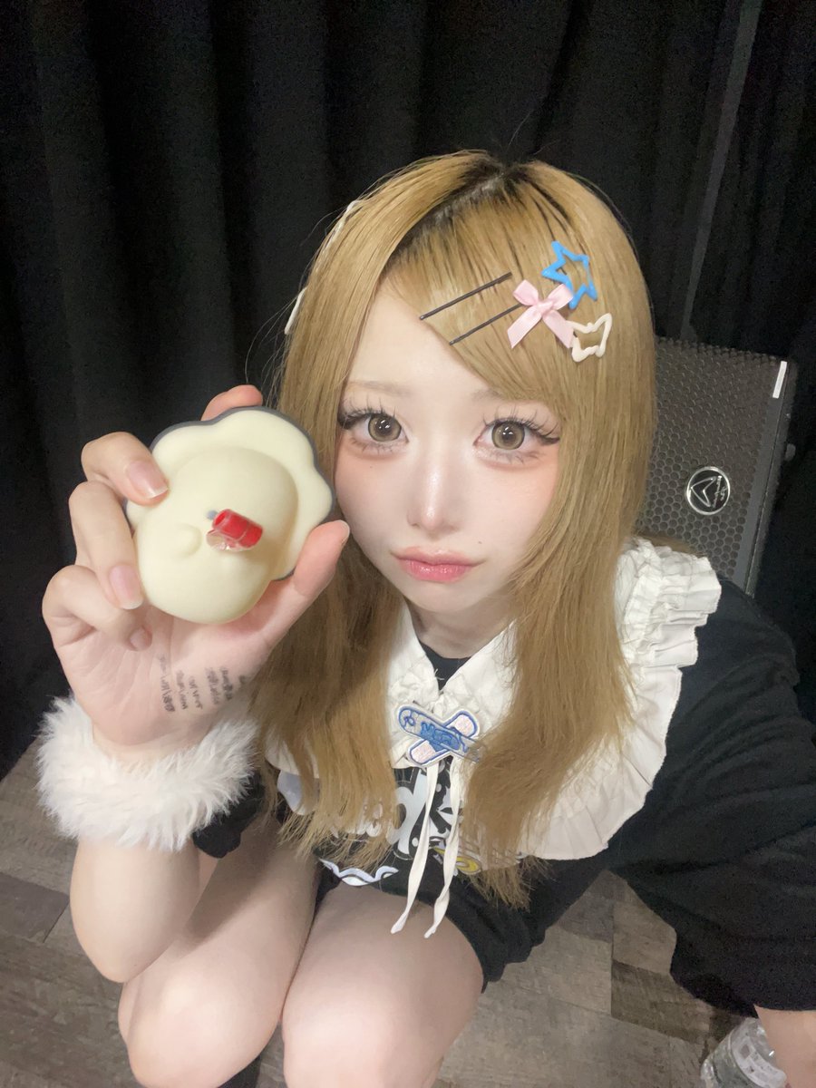 shuran_cham's tweet photo. 「星屑コレクション」・「百鬼病光」楽しんでもらえたかな〜？💙❤️✨️

私にも差し入れしてくださった方、チェキを撮ってくださった方、ありがとうございました…꒰ᐡඉ  ඉ꒱💖

早く2人とお酒飲みたい🍻🎂

 #自撮り界隈 #いいね返し #地下アイドル https://t.co/afTHx47OLc