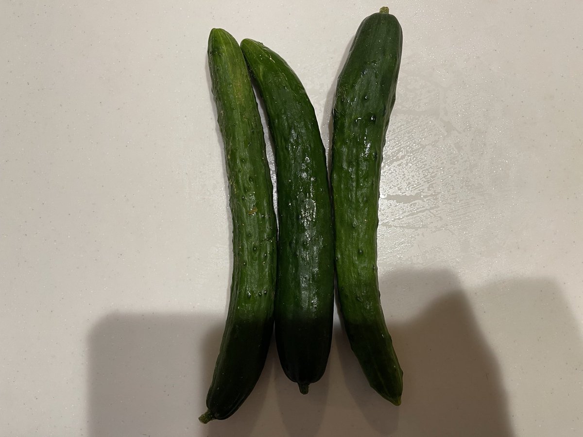 OL_moppu's tweet photo. 【カレーライス2日目】
合計839円
昨晩に引き続きカレー。一晩寝かせたカレー、旨みが増すのはナゼなの？
------------
アサリ　646円
きゅうり　193円 https://t.co/QpAYG2AXrx