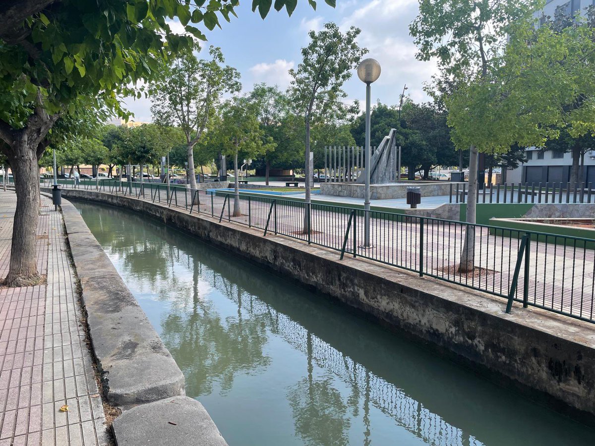 fecoreva's tweet photo. 💧 Garantir l'operativitat de les nostres séquies i canals davant pluges torrencials és protegir els nostres camps, ciutats i la seguretat de tots els valencians.

➡️ Funcionen com a col·lectors de desguàs capaços de laminar, canalitzar i evacuar l'excés d'aigua acumulada. https://t.co/7H2tAiwTky