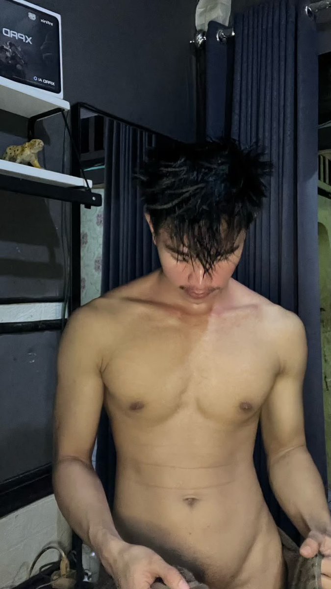cogIL1x's tweet photo. Abis mandi segar bngt Beby ,KLO lgi bulking perut juga ikut berlemak  tipsnya suhu gimana bulking tapi perut tetap okey🤤🥰
#workouthhome #sputarolahrga https://t.co/crUNsvw6uw