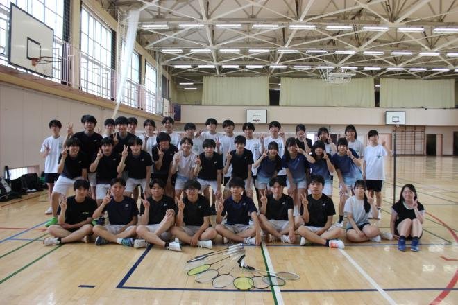 ashigara_h's tweet photo. バドミントン部   西湘地区バドミントン夏季大会

8月21日に行われた『西湘地区バドミントン夏季大会』にて、男子団体では3位、男子シングルスBブロックでは1年生の片山大聖さんが3位という成績を収めました。

これからも楽しく、全力で取り組んでいきます！ https://t.co/HBqYo3ybLx