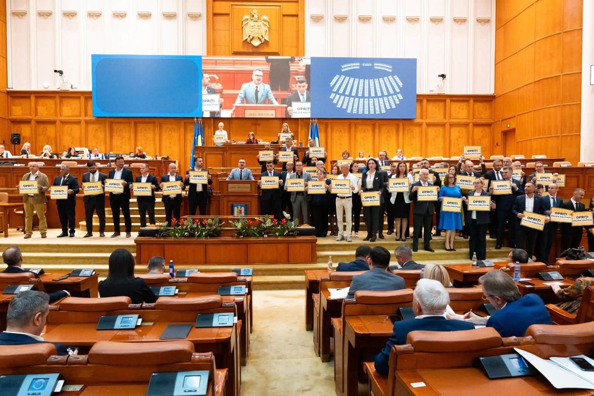 georgesimion's tweet photo. We will NOT VOTE for the Siegfried Mureșan’ government despite all the pressure! The establishment will not bring us down. 

We have left the plenary session and we will continue TO STAND WITH Călin Georgescu 🇷🇴 against all the attacks he is facing! 

STOP THE POLITICAL POLICE! https://t.co/QixPQvGWEB