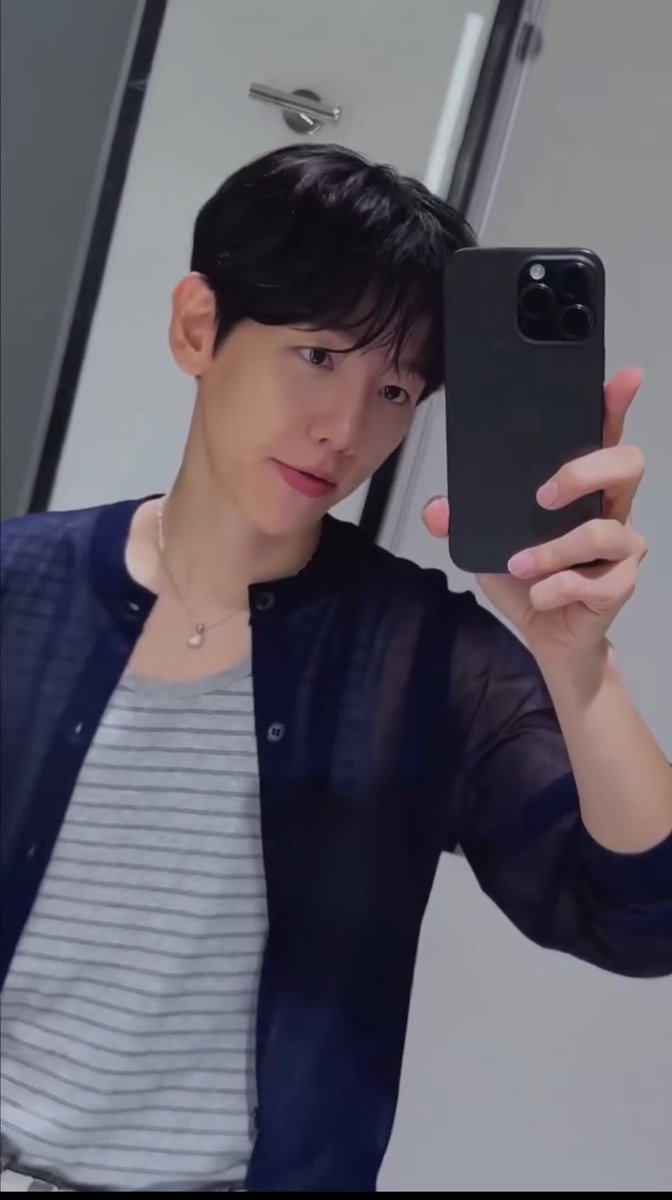 thepikka's tweet photo. คนที่เดินเกมเก่งที่สุด เสื้อกล้าม แต่มีซีทรูมาให้ป้าแอ๋วหัวใจวายเร่นๆ ❤️‍🔥 https://t.co/PUf80Ulucd