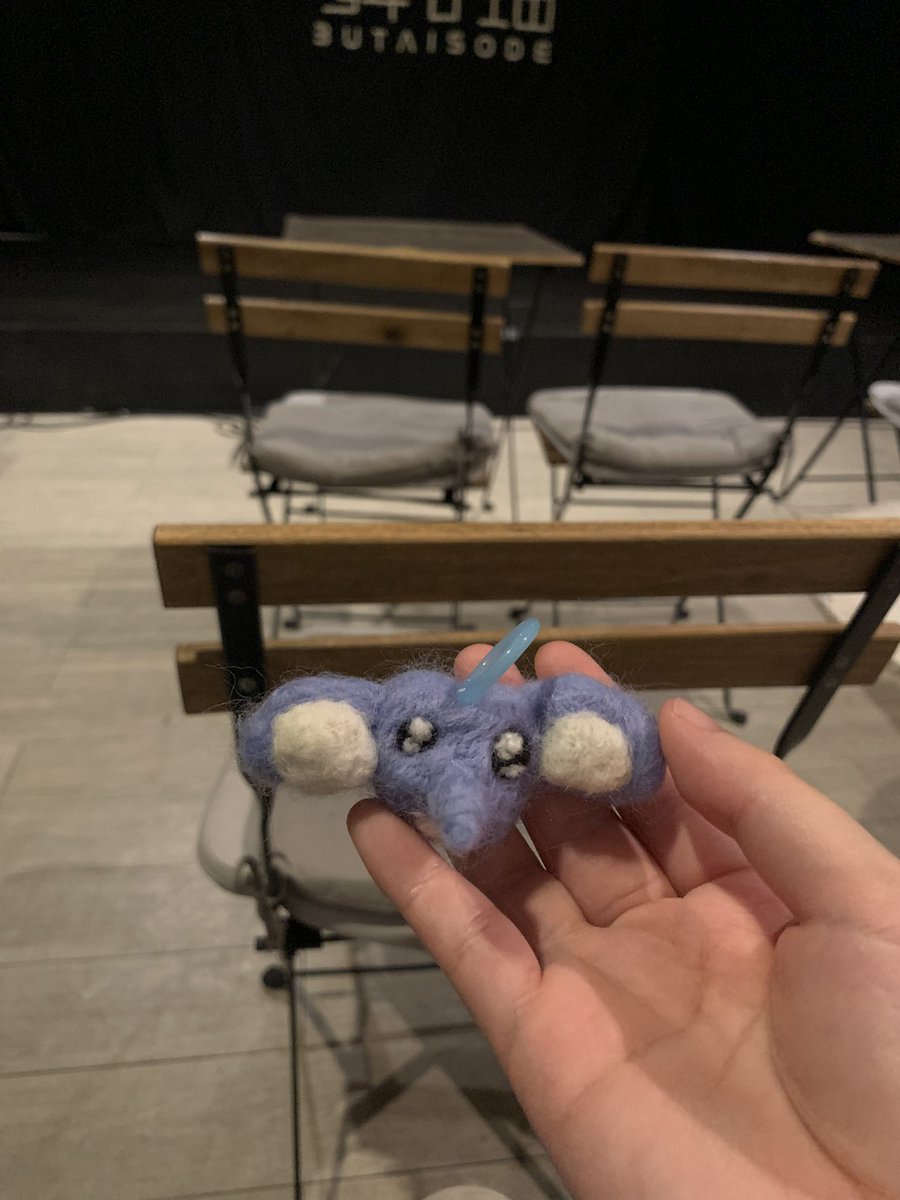ray0606515's tweet photo. 自分的に引きありまくりのツーマン。ネタ3本ずつ(？🤔)→愛を確かめるコーナー。
私の彼は世界地図さん3本目好きだった。母性人さんコント1本と漫才2本拝見出来た。🍋のネタ然り特に今日の2本目もめっちゃ好きなネタなので嬉しかった。
平場は変で面白い空気の時間がめっちゃあって楽しかった(配信有) https://t.co/6VsjR9fm6k