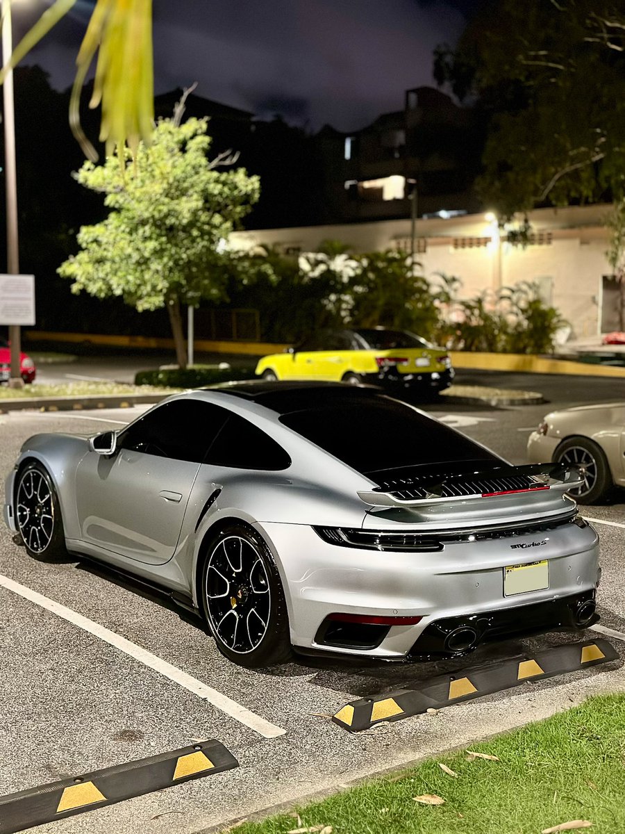RPMvisualss's tweet photo. Porsche 911 Turbo S https://t.co/vURPVyIL49