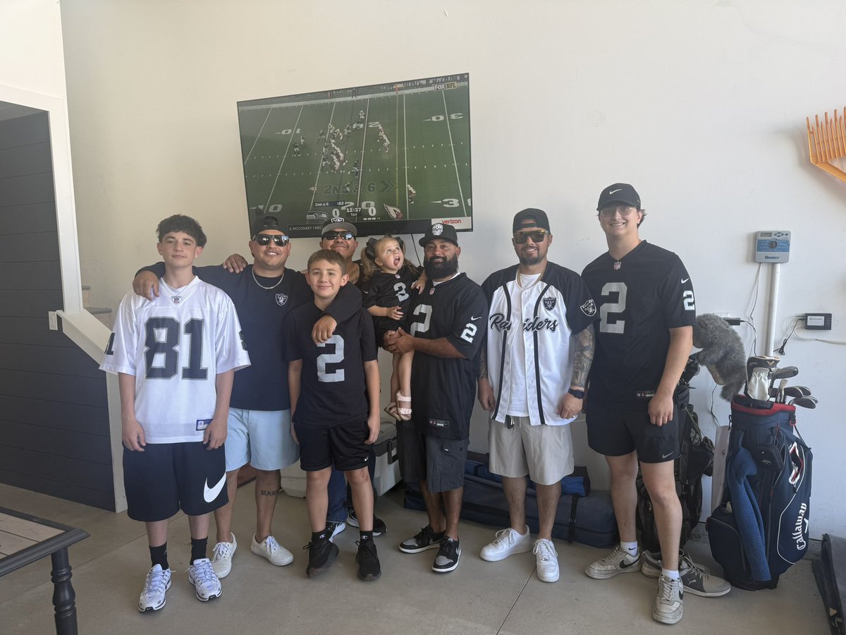 ShadV83's tweet photo. @CrosbyMaxx @justmedeisy Raiders only party https://t.co/HBKOx1bUkT