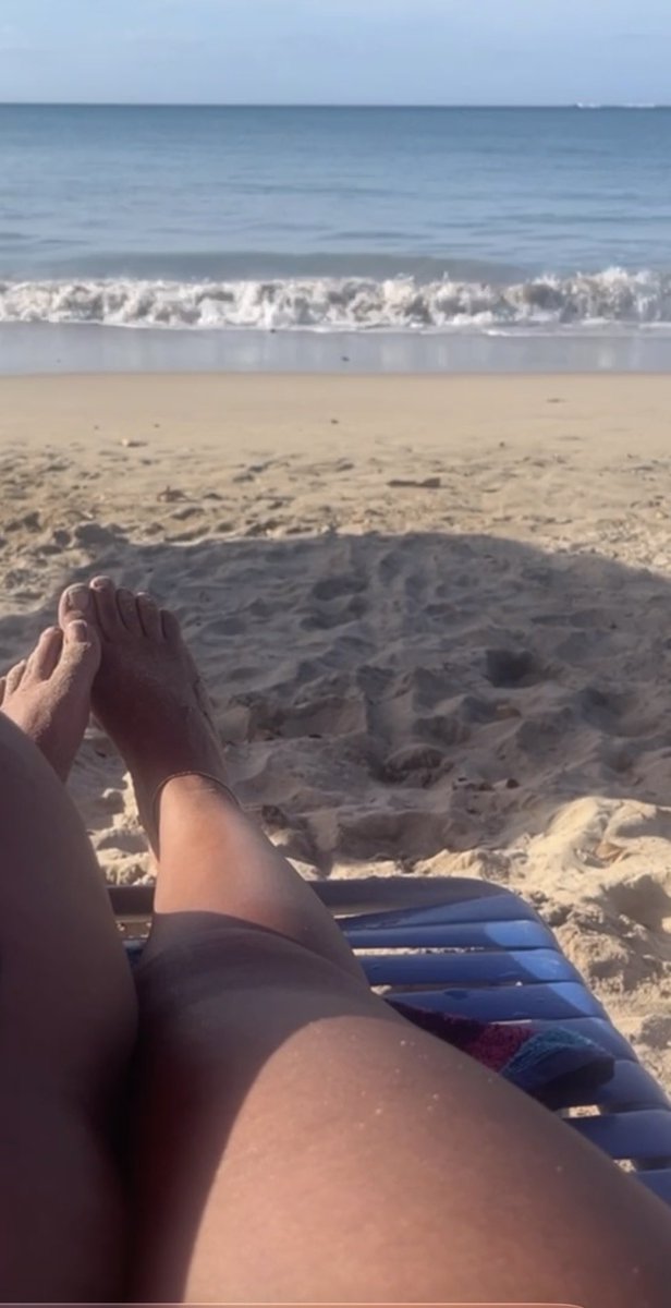 spam_pagex's tweet photo. Toes &amp; Nice Views Anyone 🌌😏 #feetfetısh https://t.co/iav2tii39x