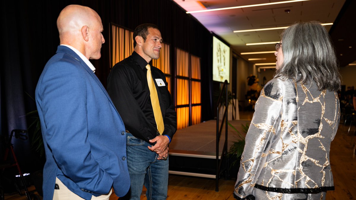 AppWrestling's tweet photo. Congrats to Kyle Blevins on officially being inducted into the App State Athletics Hall of Fame this weekend!

— 124 career wins (40-8 as a senior)
— 4th place at the 2012 NCAAs (165 lbs)
— 2012 SoCon Wrestler of the Year

#ReAchTheSummit https://t.co/b43jdledQO