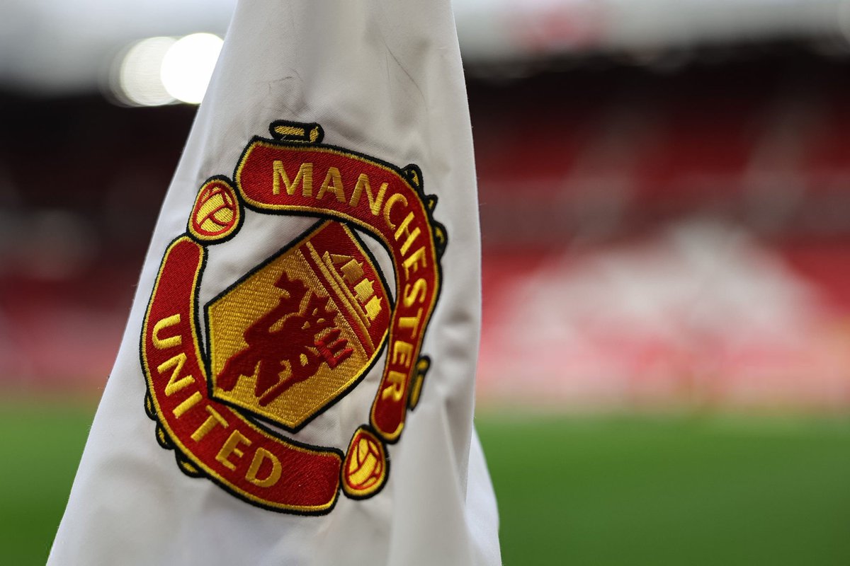 UTD_YARD's tweet photo. 🚨 NEW!

Manchester United are MONITORING Antonio Conte as a potential replacement for Michael Carrick if he is sacked. United believe Conte has what it takes to win the Premier League, having already done so with Chelsea.

[@cmdotcom] https://t.co/otvAAZvsuU
