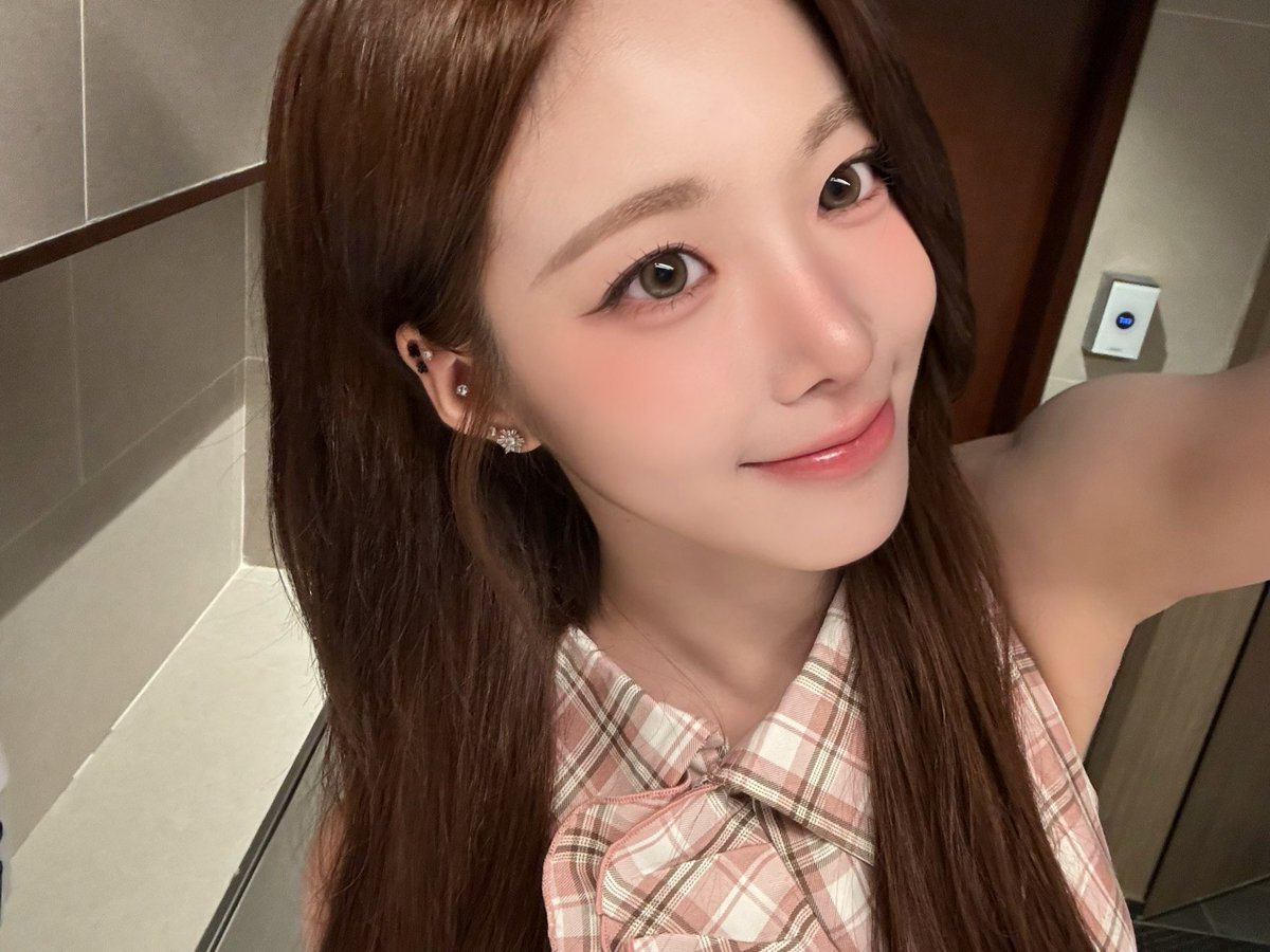 nieurros's tweet photo. 260921 nien cosmo talk
;; who wouldn’t call her pretty tbh ( ⸝⸝´꒳`⸝⸝)

#triples #wavtwt #ktwt #cosmo #니엔  #nien #triples #hsunientzu #許念慈 ☆ https://t.co/63LggVkc95