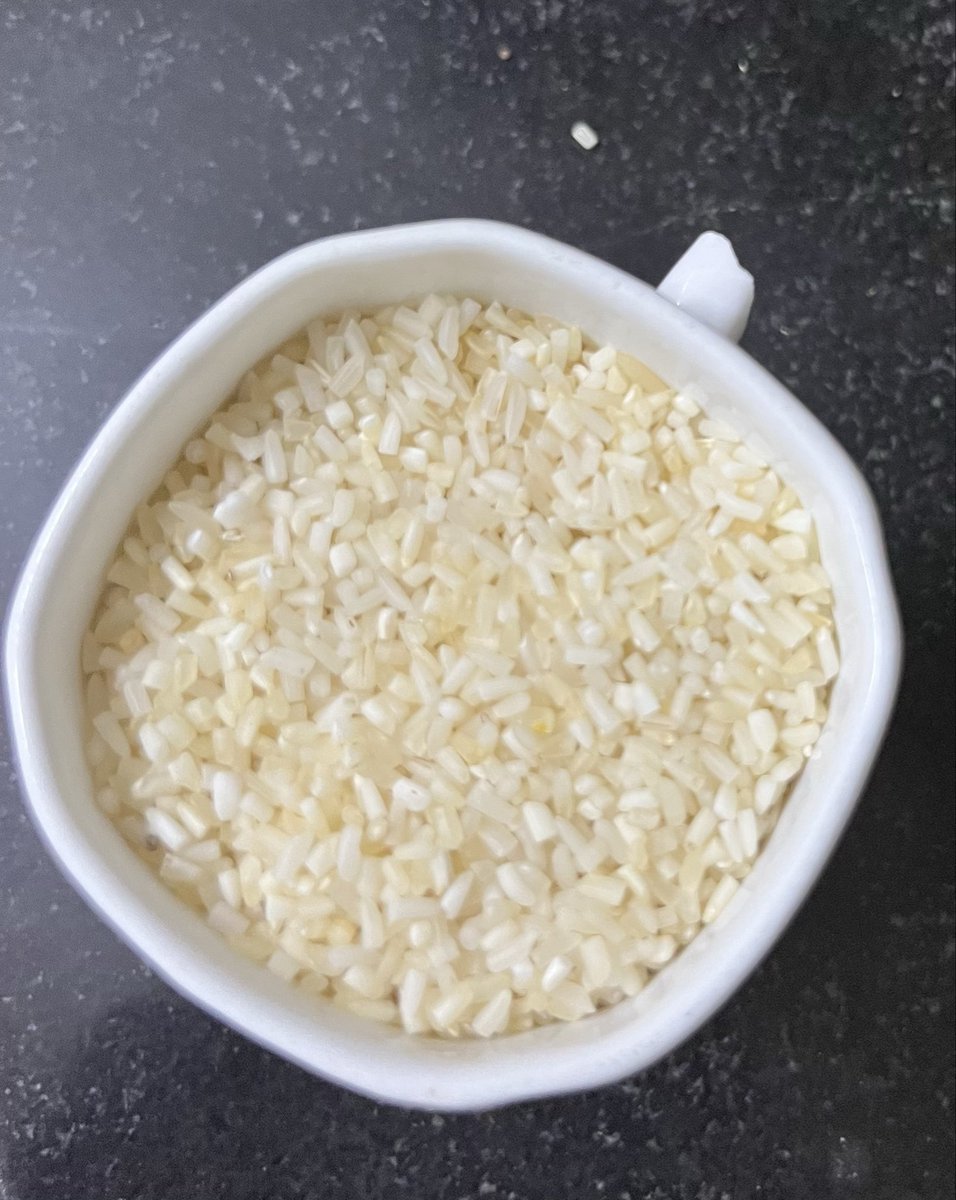 nehr_OO's tweet photo. @letsblinkit @blinkitcares @zomatocare 

Ordered 2 packets of rice, but almost every grain was broken into 3–4 pieces. Why sell broken rice at a premium price? Customer care was equally disappointing, they didn’t bother addressing my complaint. 

Pathetic quality and service. https://t.co/23nGX2N7fm