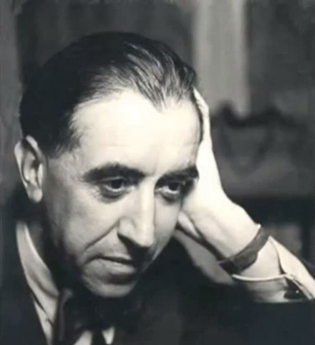 Montecitorio's tweet photo. #27settembre 1956, muore Piero Calamandrei. Autorevole giurista, deputato nella I legislatura e padre costituente: "i nostri posteri sentiranno più di noi, tra un secolo, che da questa nostra Costituente è nata veramente una nuova storia". #80Costituente https://t.co/k74w0XDJNP