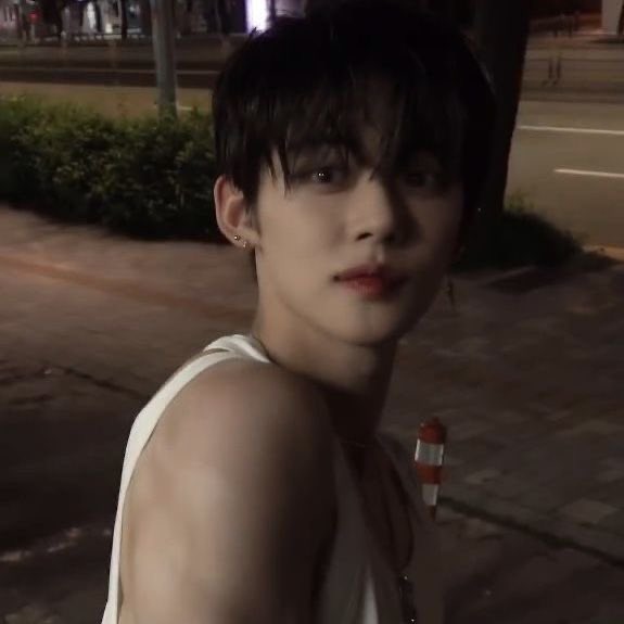 13amtori_txt's tweet photo. 제가 날개 달려 있는 사람을 봤다니까요 https://t.co/gi08KSlgKE