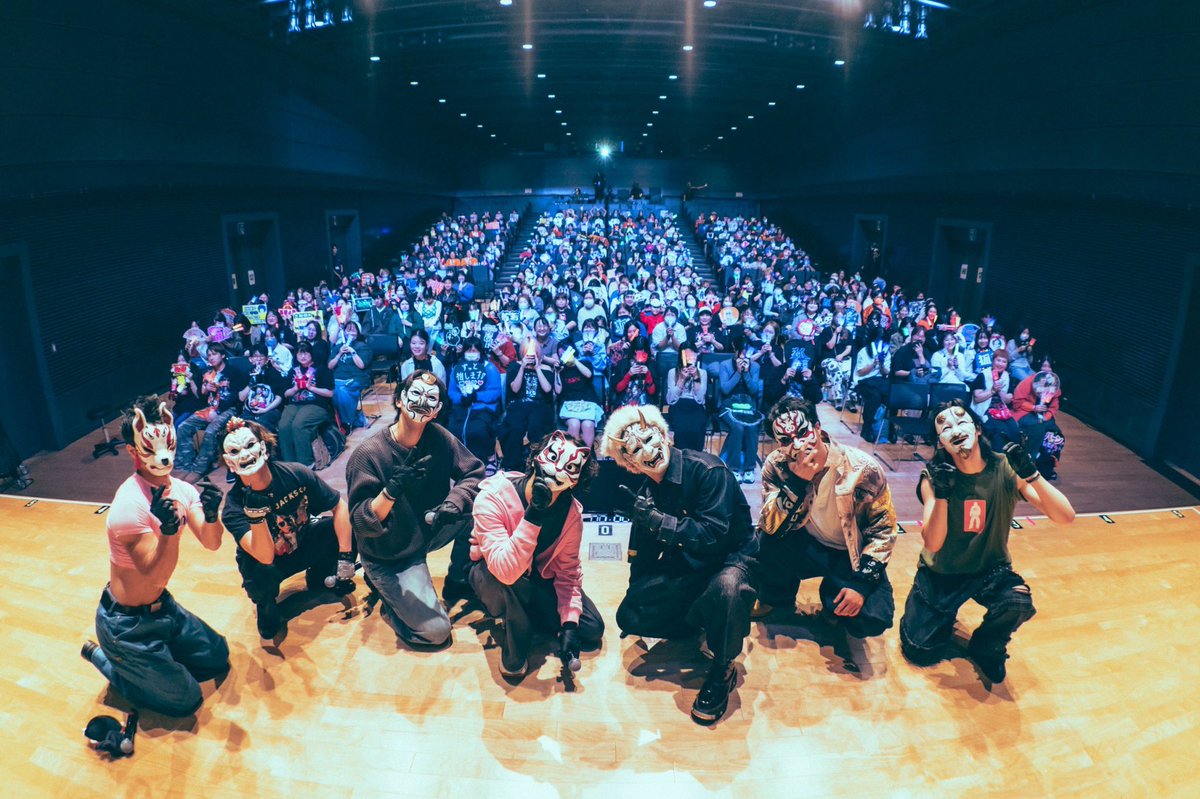o_menz_official's tweet photo. ファンミ1日目終了しました！！

7人による初ファンミーティングは
如何でしたでしょうか？？

勿論、明日もあります！！
チケットは現在も販売中🎫
https://t.co/D0zyC8dDZy

ご来場お待ちしております🙌🏻

#OMENZ
#ワルダクミ
#MASKSQUAD https://t.co/hBZGKSIwcx