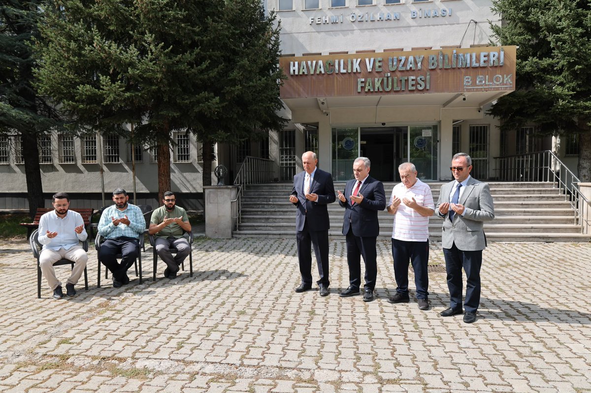 ProfFatihAltun's tweet photo. Havacılık ve Uzay Bilimleri Fakültemiz öğrencisi Ahmet Yimenici’yi genç yaşta kaybetmenin derin üzüntüsünü yaşıyoruz.

Rabbim Ahmet’e rahmet eylesin, mekânını cennet eylesin. Ailesine, sevdiklerine ve tüm Erciyes Üniversitesi ailemize sabır ve başsağlığı diliyorum. https://t.co/YAu6W53WS8