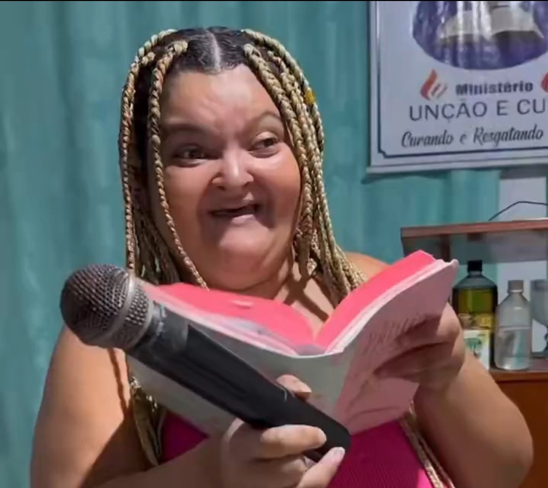 Marcos_Laboure's tweet photo. @UoPortal Ele é estranho demais https://t.co/YZ84r7zMCG