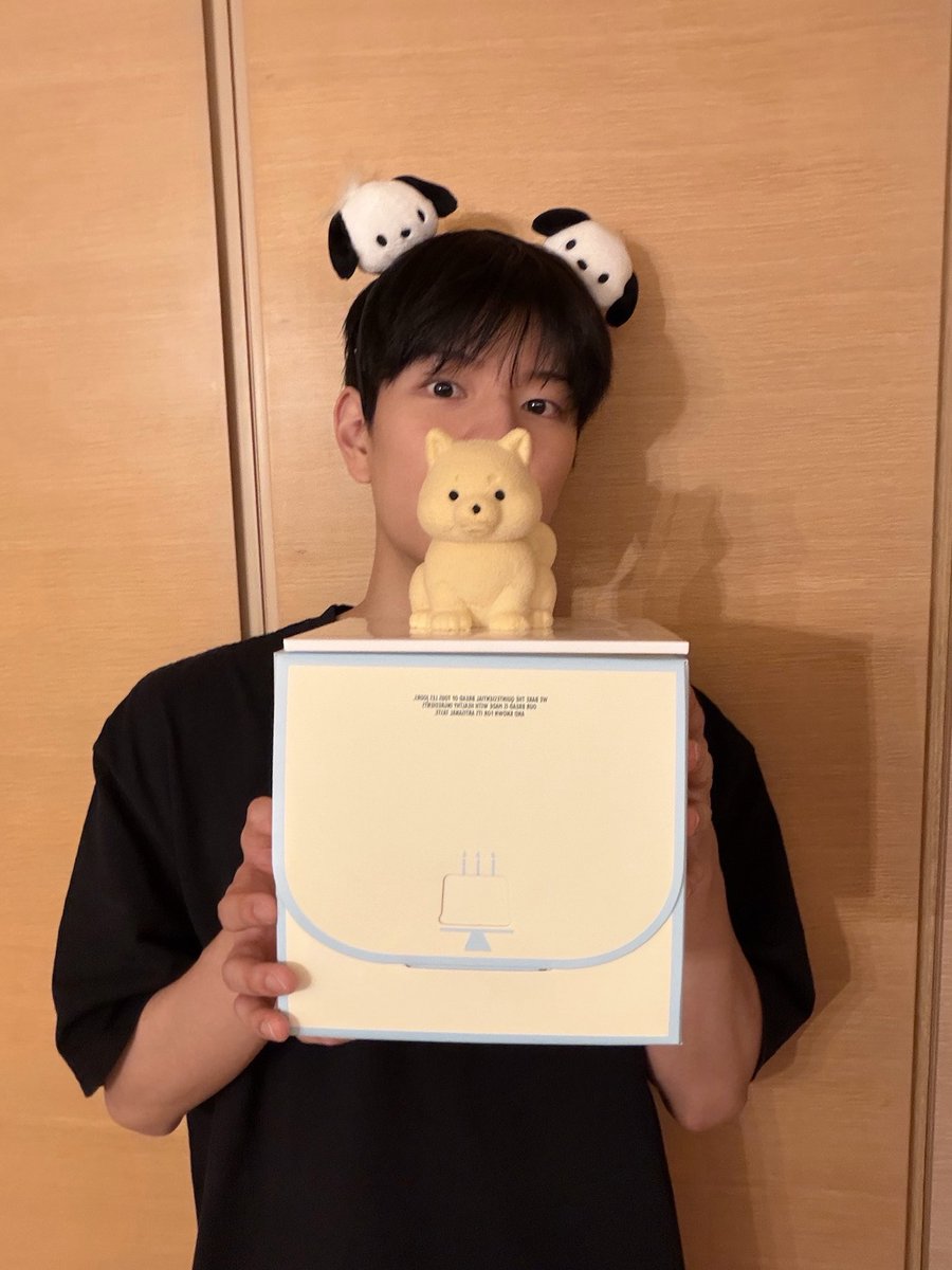 hyunehans's tweet photo. 260921 SM 🫧

🐶 I went home when we got back and ㅋㅋㅋ my sister got this cute cake... https://t.co/ofiGROk3Ca
