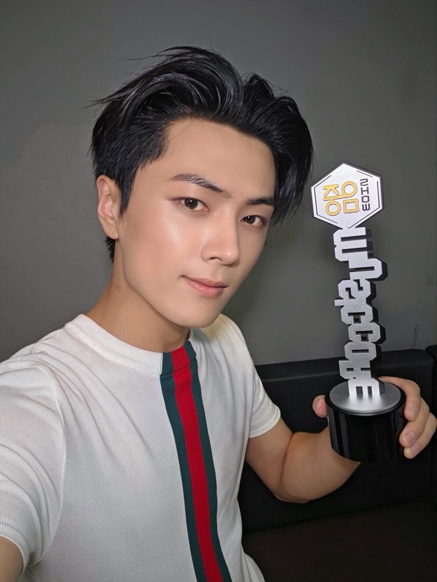 jaylandglobal's tweet photo. [WEVERSE] 260921

#Jay posted on Weverse! ⭐️ (1)

🐈‍⬛: Following the Grand Slam, we’ve even achieved the Triple Crown.

I’m truly so grateful to our ENGENEs for being with us throughout this album and I’d also like to sincerely thank all the staff who helped make this together with us!

ENHYPEN’s filial album, The Sin : BLISS, I was so happy!

🔗 https://t.co/EVVdCHuf7g

#JAY #ENHYPEN #ジェイ #제이 #엔하이픈 #ENHYPEN_JAY #엔하이픈_제이 @ENHYPEN @ENHYPEN_members