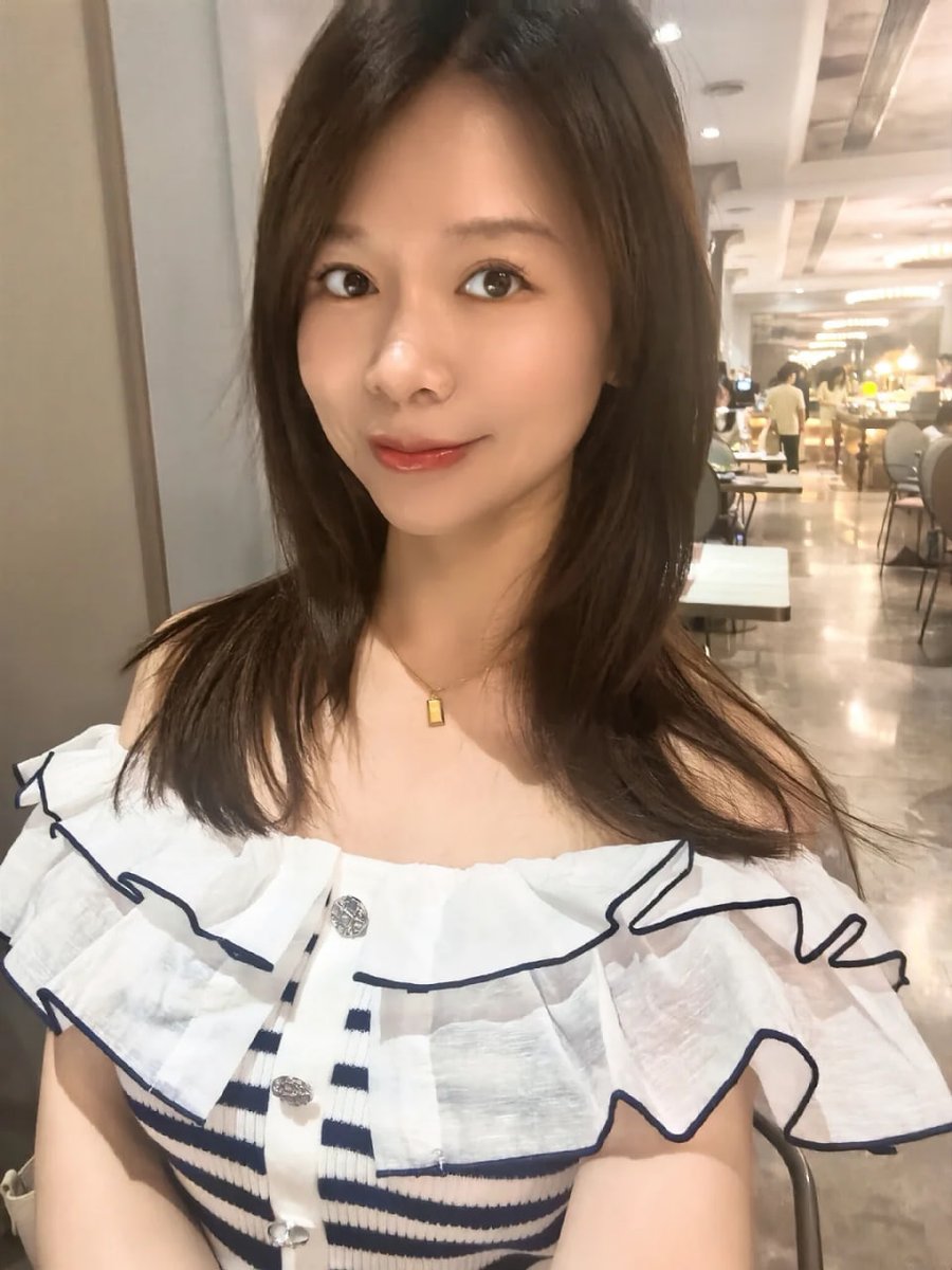 ccomelenui's tweet photo. 怎么就捞不到一个同城的搭子？现实中唯唯诺诺，网络上无处施展，有没有同城刷到这条的，捞捞我。 https://t.co/qxAfmjo4FJ