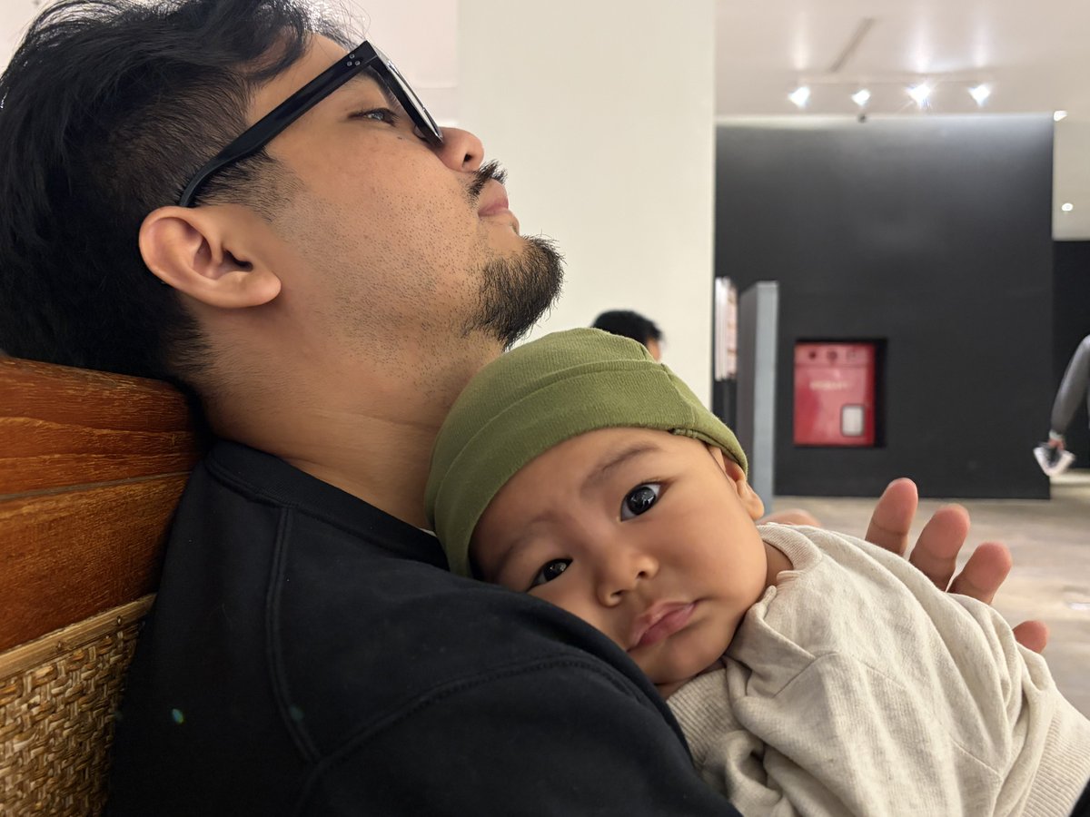 yogablabla's tweet photo. Seharian ngerayain ultah haneef kerasa fun2 aja sampe dirumah liat2 foto haneef pas newborn, langsung deh deres airmata😭 haneef udah 1 tahun aja, ga akan kerasa sebentar lagi TK terus SD SMP SMA Kuliah. I love u son❤️ https://t.co/xXgreWzfpp