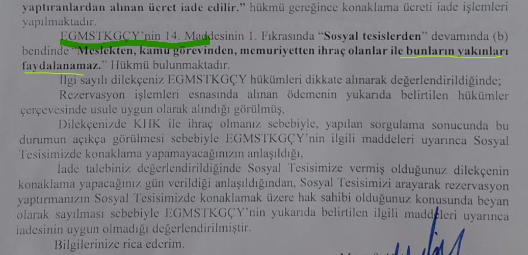 enginavci_lp's tweet photo. Tüm vatandaşların ücretini ödeyerek konaklayabildiği polisevlerinde, KHK ile kamu görevinden çıkarılan bazı vatandaşların konaklamasına izin verilmediğini; daha da vahimi, önceden ödedikleri konaklama ücretlerinin dahi iade edilmediğini öğrendim.

Gecenin bir yarısı otele geldiklerinde kapıdan çevrilen insanların olduğunu duyunca gerçekten üzüldüm. İçişleri Bakanlığı saygın bir devlet kurumudur. İnsanları mağdur eden bu tür uygulamaların gözden geçirilmesi gerektiğini düşünüyorum.

İşin hukuki boyutunu merak edip https://t.co/upxYTpRvmK'de dayanak gösterilen yönetmeliği aradım, bulamadım. Araştırınca “Emniyet Genel Müdürlüğü Sosyal Tesisleri Kuruluş, Görev ve Çalışma Yönetmeliği” adlı düzenlemeye ulaştım.

6 Mart 2023 tarihinde dönemin İçişleri Bakanı Süleyman Soylu'nun oluru ile yürürlüğe konulan bu Yönetmeliğin 14. maddesinde, “Meslekten, kamu görevinden, memuriyetten ihraç olanlar ile bunların yakınları faydalanamaz.” hükmü bulunuyor.

Ancak bu Yönetmeliğin Resmî Gazete'de yayımlanmadığı görülüyor.

Oysa 3011 sayılı Resmî Gazete'de Yayımlanacak Olan Yönetmelikler Hakkında Kanun, bakanlıkların kamuyu ilgilendiren yönetmeliklerinin Resmî Gazete'de yayımlanmasını öngörüyor. Bu düzenleme ise yalnızca kurumun iç işleyişini belirlemiyor; vatandaşların ve hatta hiçbir idari işleme muhatap olmayan eş ve çocuklarının sosyal tesislerden yararlanmasını doğrudan yasaklıyor.

Bu durumda sorulması gereken soru açıktır:

Resmî Gazete'de yayımlanmamış bir düzenleyici işlemle vatandaşların ve ailelerinin hak alanını sınırlayan böyle bir yasak uygulanabilir mi?

Ayrıca kişinin kamu görevinden çıkarılmasının sonuçlarının hiçbir kusuru bulunmayan eşine ve çocuklarına kadar genişletilmesinin hukuk devleti, eşitlik ve ölçülülük ilkeleriyle bağdaşıp bağdaşmadığı da ayrıca tartışılmalıdır.

Hele ki idare “sizi burada konaklatmıyorum” dedikten sonra, sunmadığı hizmetin parasını da iade etmiyorsa, bunun hukukiliği ayrıca açıklanmaya muhtaçtır.

İçişleri Bakanlığının bu düzenlemeyi ve uygulamayı yeniden değerlendirmesinin yerinde olacağını düşünüyorum. @TC_icisleri @mustafaciftcitr @turanbulent @ValiFidan