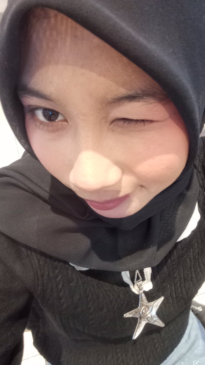wannaberichtbh's tweet photo. Winkeu with papah 😉

#ATSD #AtinySelcaDay #ATEEZ #ATINY #hongjoong #에이티즈 #홍중 https://t.co/eZ4aVR4J7V