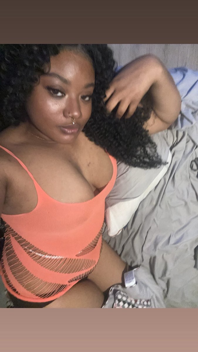 WeirdBroken's tweet photo. Share 4 pics that expose your taste in women: it’ll only be her for awhile https://t.co/metcqJQqAm