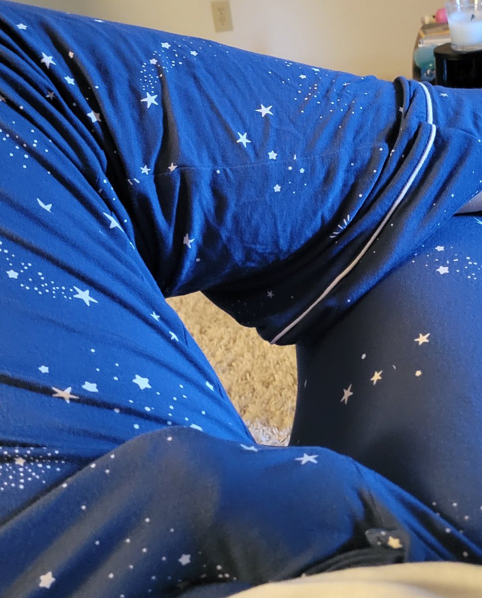 NaughtyZephyr's tweet photo. These pants are soooo comfy, but who wants to stick their face into my musky bulge??? Take a whiff of my cock >:3 https://t.co/5dQn1zdX5O