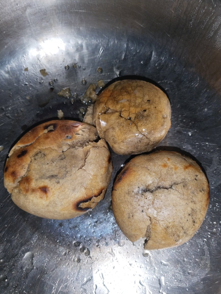 orangeflag77's tweet photo. Baati  🐥😋 https://t.co/RrDgz6Fht3
