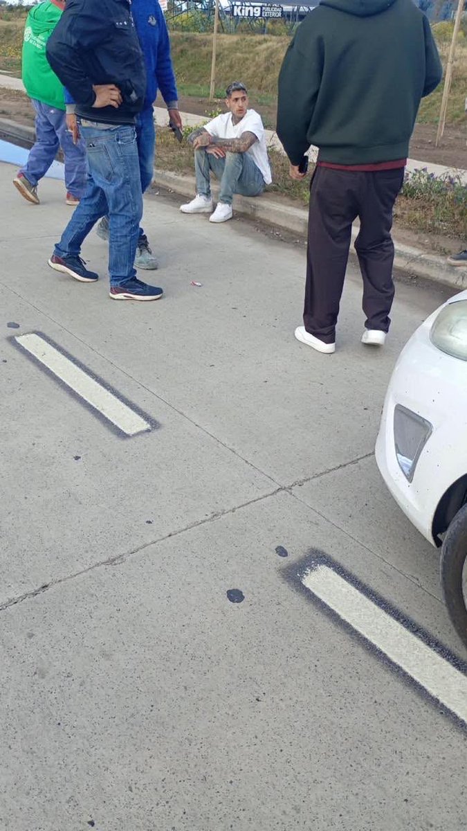 Pochettinismo74's tweet photo. Ayer un jugador de central (Ávila) chocó en estado de EBRIEDAD, siendo un potencial asesino al volante; y jugadoras de futsal de All Boys denunciaron vía libre para que le roben una bandera los de RC. 

Pero no vas a leerlo de los medios rosarinos porque están todos ensobrados. https://t.co/AD4TJAkAPs