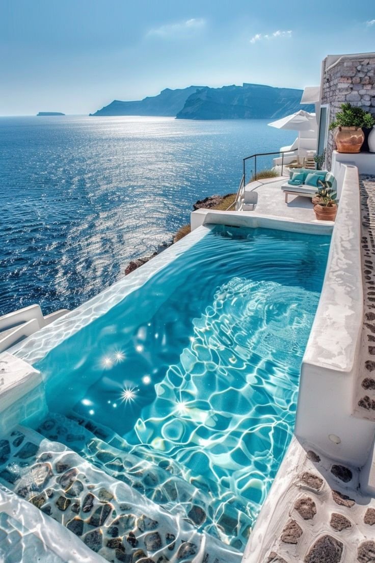 TravelBucketX's tweet photo. Santorini, Greece 🇬🇷 https://t.co/4jABLYd2v7
