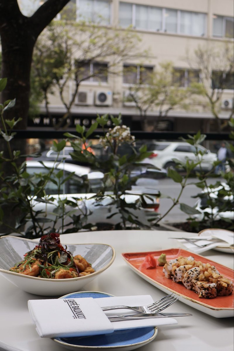 balduccis_ct's tweet photo. Your Asian cravings, all in one place 🍣🥢✨

From flavour-packed noodles to fresh sushi, discover the Asian Noodles &amp; Sushi Bar at Balducci. 🍜🍣

#balducciseapoint #balducci #sushi #asainnoodles #seapoint https://t.co/YHpRKyjBze