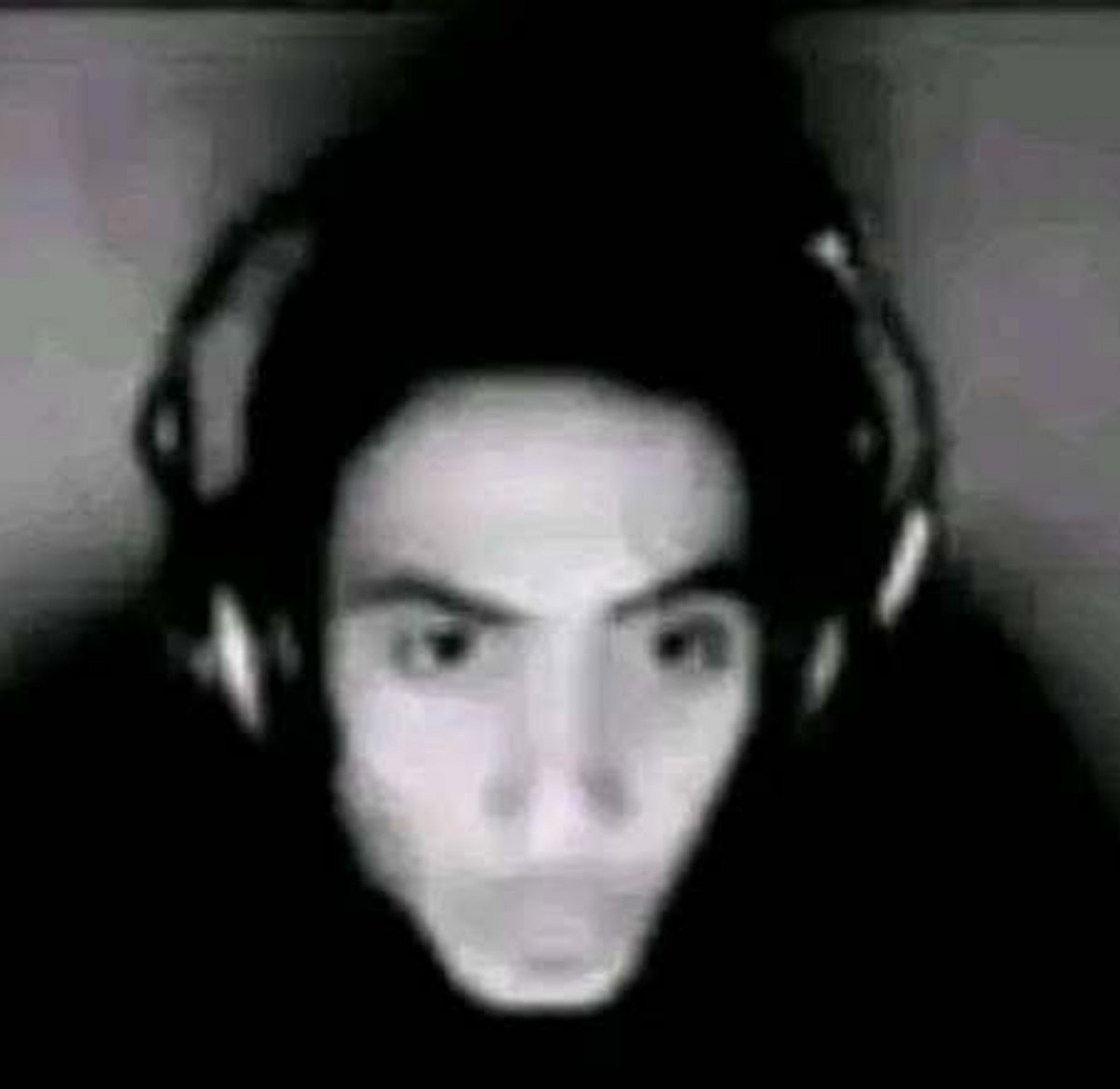 angryman1912's tweet photo. برضوا محدش عايز يقولي مين سلمي https://t.co/lw4IuXYI9a