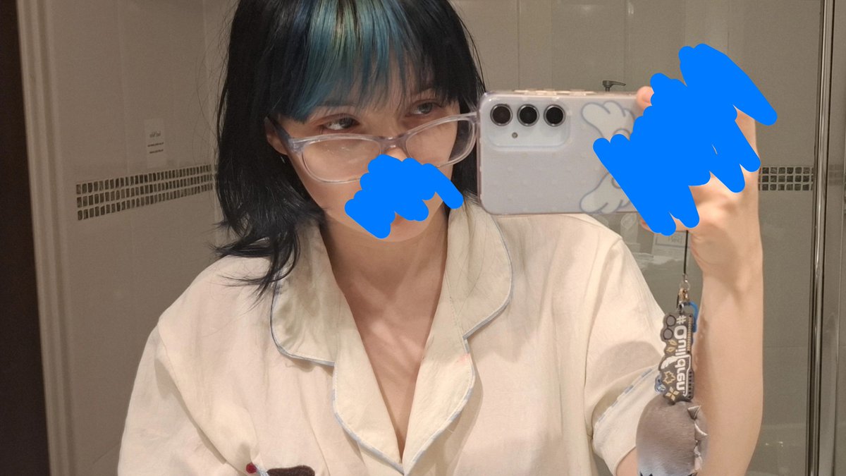 RaynCloudy_'s tweet photo. I'm so glad Claude and everyone else liked my peak flag 🥹 Health rcovery and apple tart baking starts NOW!!!!

... or in a few days so I can get the ingredients...

#VeXpo2026 #claudeclawmark https://t.co/a2lWgtD9wV