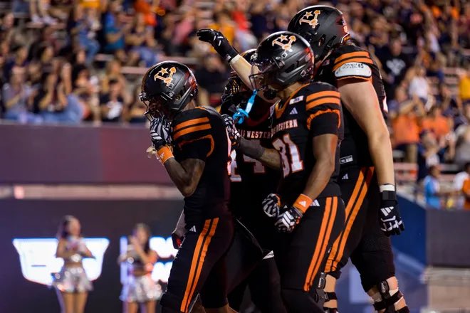 FCRecruits's tweet photo. LETS DISCUSS RECRUITING 

C/o 27, 28, 29 &amp; 30! If You Are Interested In Being Recruited By The University Of Texas El Paso  ( @UTEPFB ) COMMENT film, RETWEET &amp; DM us. We Are Sending Over Playmakers For Evaluation.

Coaches &amp; Parents Reach Out!

#TheHomeOfRecruiting🏭 https://t.co/LDEkK5VFP4
