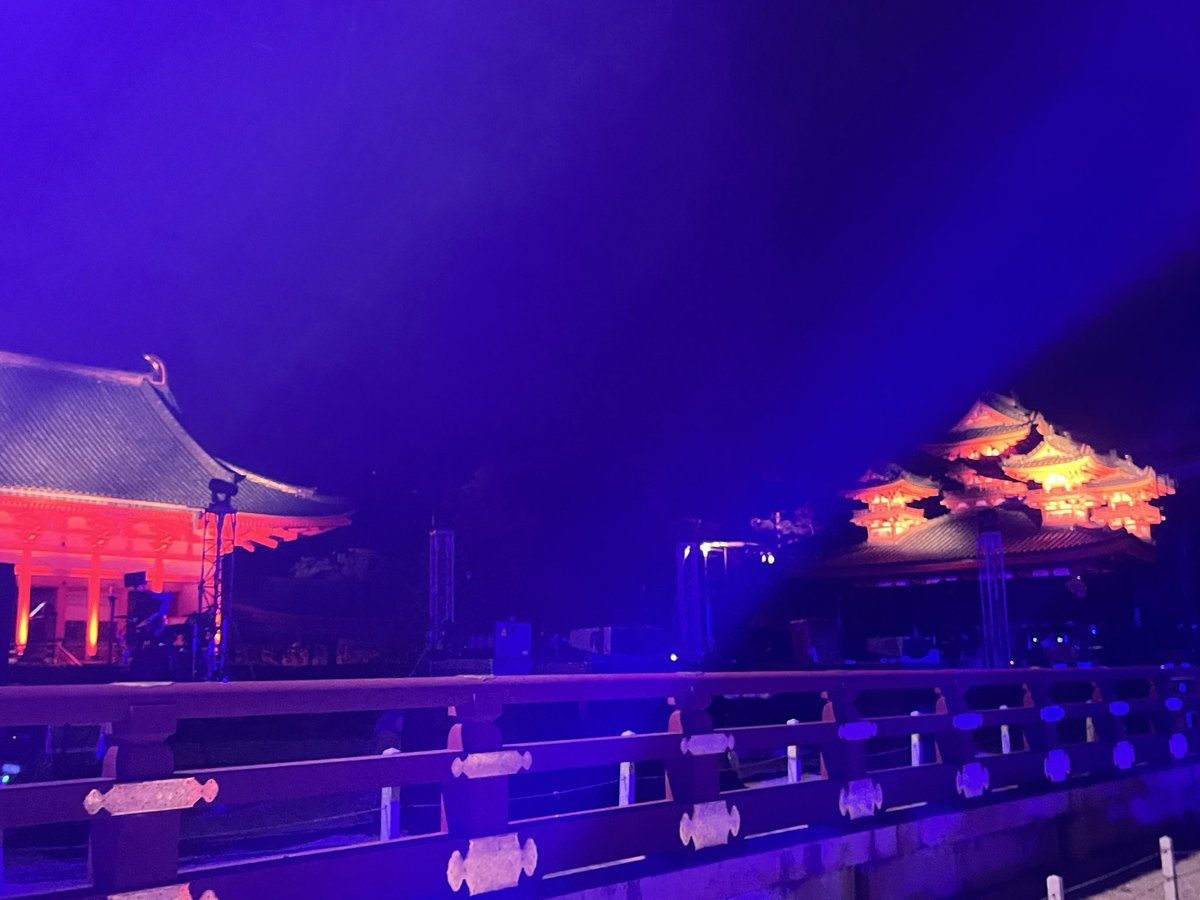 rairaistar's tweet photo. そして、最終日の今日は、前から4列目で、近くで剛君の歌声とギターを掻き鳴らす姿を見れて最高に幸せでした☺️
剛君が伝えてくれた、平和🕊️への祈り🙏を過ごすようにします。 https://t.co/HQXXjxMNvx