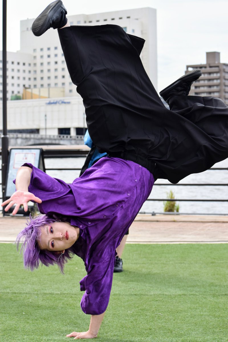 MyuFaly's tweet photo. 『にいがた総おどり 2026』
2026/09/20
万代テラス エリア
「ビジュレジューム」
RyoG(@RyoG1129)さん
この片手だけで体を支えて、
ピタッと停止するのが何度みても、いつみてもスゲー!!
#RyoG #ビジュレジュ
#ビジュレジューム(@BijouRejumu)
#にいがた総おどり #演舞 #写真 https://t.co/r2J0u1T0V1