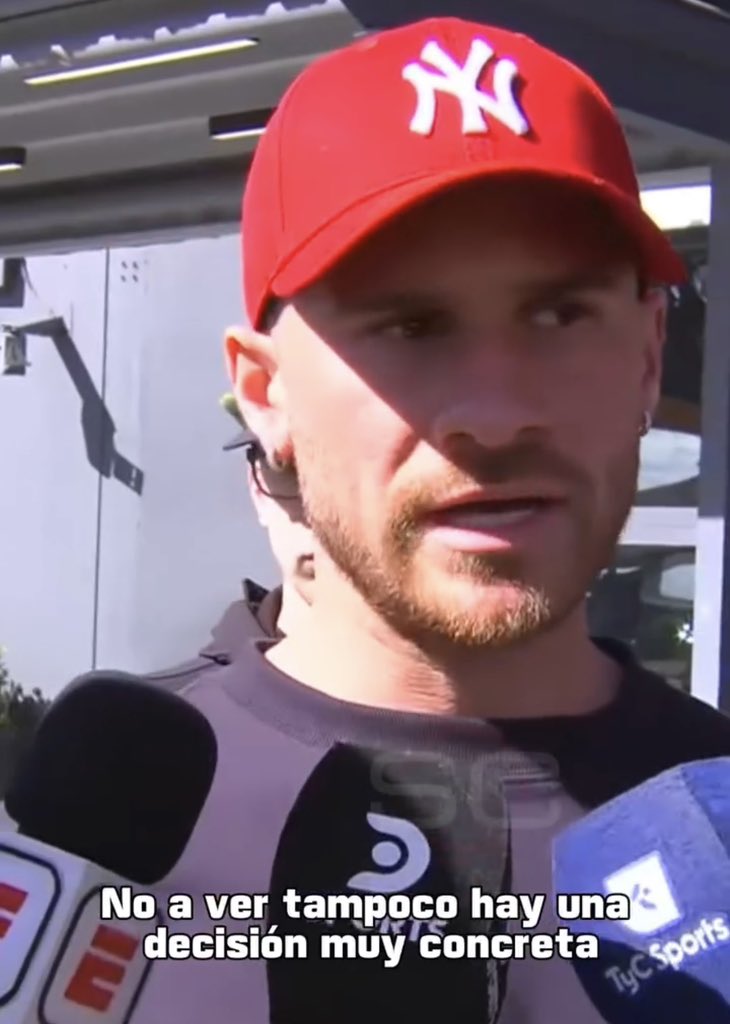AlbicelesteTalk's tweet photo. 🚨 Alexis Mac Allister on his contract with Liverpool:

"There isn't a final decision set in stone. The reality is that I still have two years left on my contract.

"In that press conference, because people were asking me about my future, I spoke purely from emotion. I wasn't judging the club or anything like that, in the end, they are the ones who run things and make the decisions, which is completely fine by me.

"Like I said, I'm going to give my absolute best. I have two years left, and a lot can happen in two years, there are plenty of possibilities.

"From my side, I really enjoy being where I am. Hopefully, I'll stay for more years, but if it ends up being just two, that's fine too. I want to enjoy this time with my family because I have no doubt that this is one of the best clubs in the world."