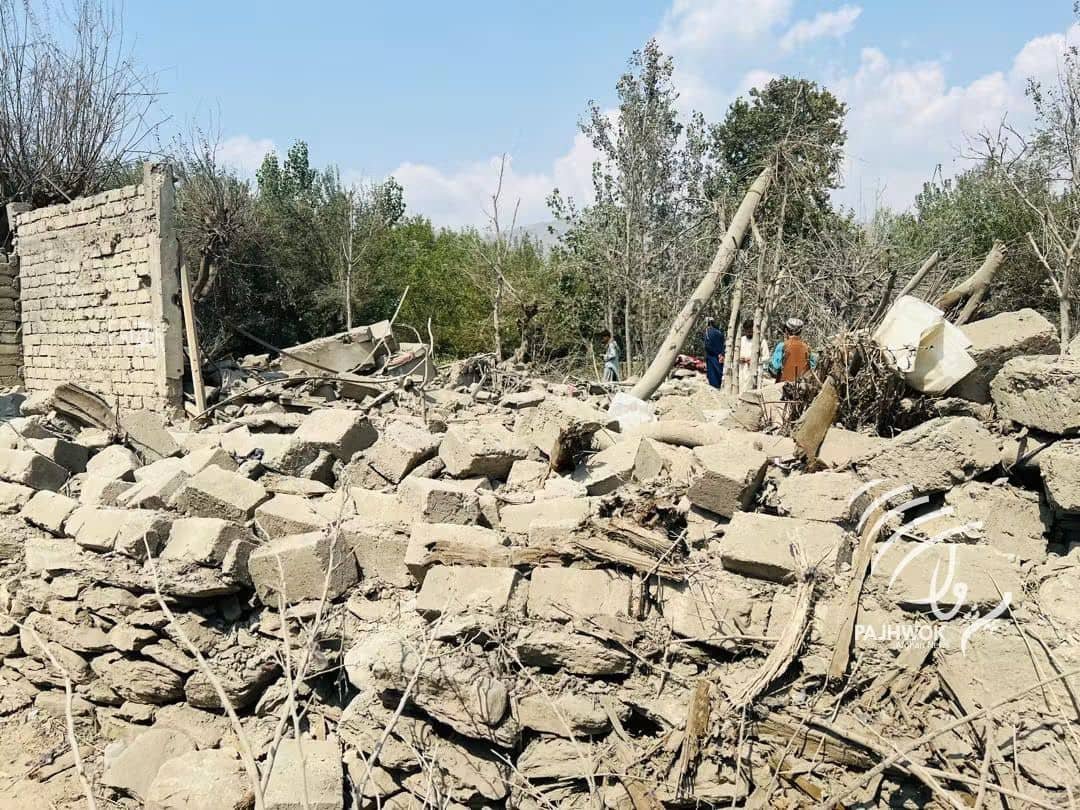 fhzadran's tweet photo. 🇵🇰 Pakistan’s military first stages an attack inside its own country. Then it blames Afghanistan. Then it bombs Afghan civilian homes.

That is the pattern.

Early this morning, Pakistani military jets struck a house in Nurgal district of Kunar. Three members of one family were killed, including a child. Four others were wounded. The military says it hit militants. People on the ground and UNAMA say it hit a family.

This is not the first time.

After the Kohat attack inside Pakistan, the military pointed the finger at Afghanistan and launched night airstrikes. They do this because they know Afghanistan has no air defence and no internationally recognised government. Night raids on villages are easy. Facing a real war is not.

There are two reasons. First, they want to distract people from problems at home. Second, they want to look busy so they can avoid joining Saudi Arabia against the Houthis under the Mecca defence pact. They used the same excuse before when they did not want to stand with Saudi Arabia against Iran.

Create a crisis at home. Blame Afghanistan. Bomb civilians. Then tell allies, “We are already fighting.”

Afghanistan may not have jets or missiles today. History still shows that those who attack this land do not win. Stronger armies than this one have failed here.

Afghans should stay united and defend our people and our land. Hitting sleeping families at 3 a.m. is not strength. It is cowardice.