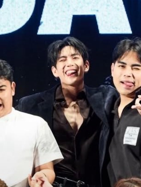 vluttry's tweet photo. : เมะเคะแยกดูได้ง่ายๆเช่น https://t.co/A9qsbX9XxH
