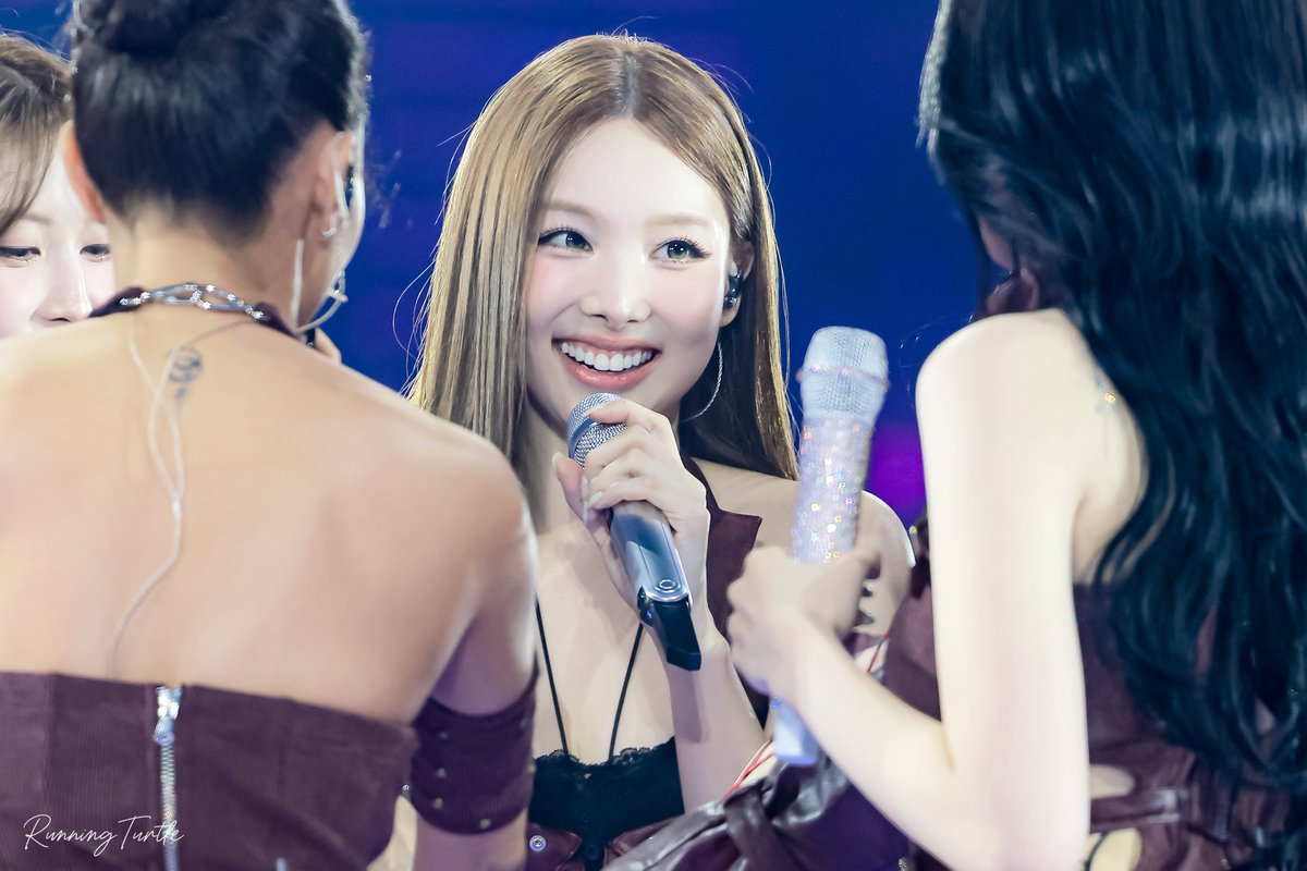 runningturtleny's tweet photo. 생일 축하해 줄 준비 됐어??🩵

#나연이의_31번째_당근수확
#NAYEONs31stCarrot
#TWICE #���와이스 #NAYEON #나연 https://t.co/FoDLiFkFu6