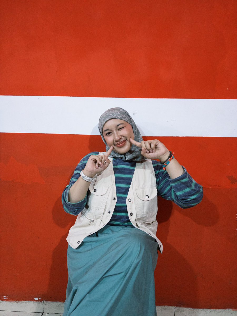 strawbsigh's tweet photo. teha suruh amik gambaq passport indonesia raya https://t.co/fEgZXPMRuW