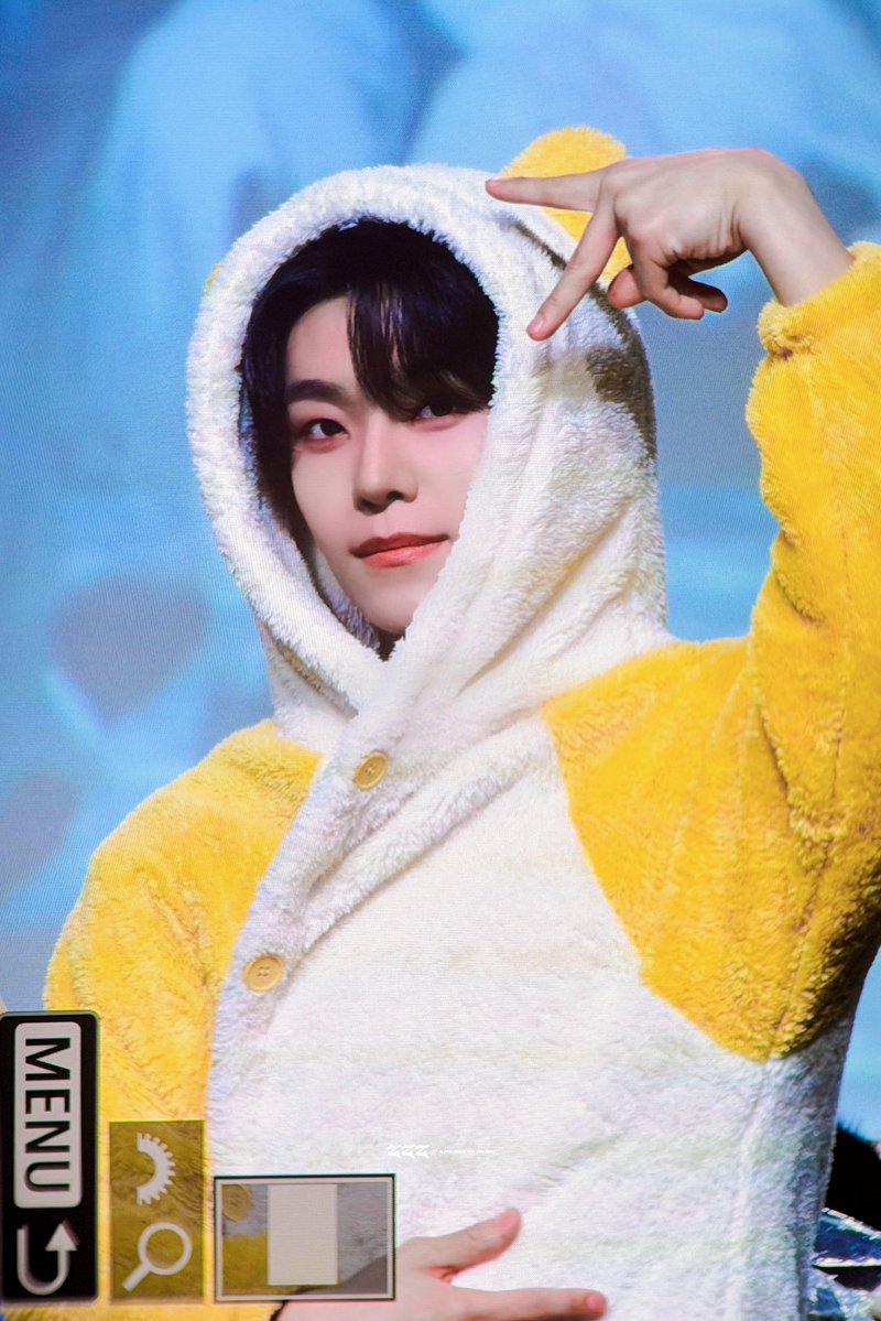 xlszngg's tweet photo. 260921 론냥이
#씬롱 #XINLONG #ALPHADRIVEONE #ALD1 #알파드라이브원 https://t.co/wM3MTtFMX9