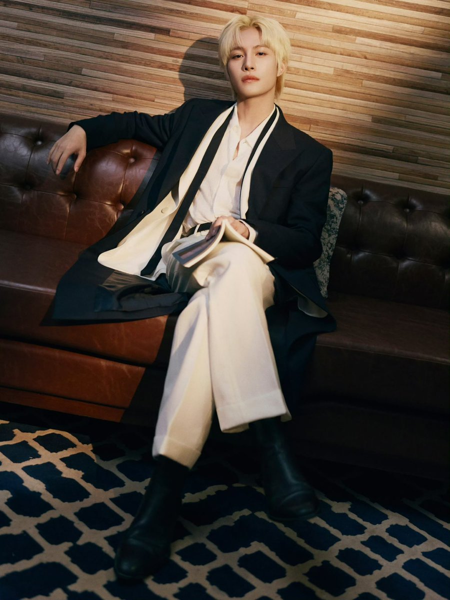 xiaojun_xdj's tweet photo. Yangyang studio Weibo update https://t.co/HT2Nbg5DDn