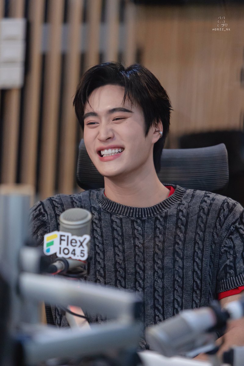 moszz_nk's tweet photo. 260921 รักรอยยิ้มแกมากๆเลย 😀😃😄😆

GEMINI PROMOTE FRAGILE SONG

#GeminiFragile_Presstour
#Flex1045xGEMINI_Fragile
#Gemini_NT #เจมีไนน์ https://t.co/NtGam1XQtN