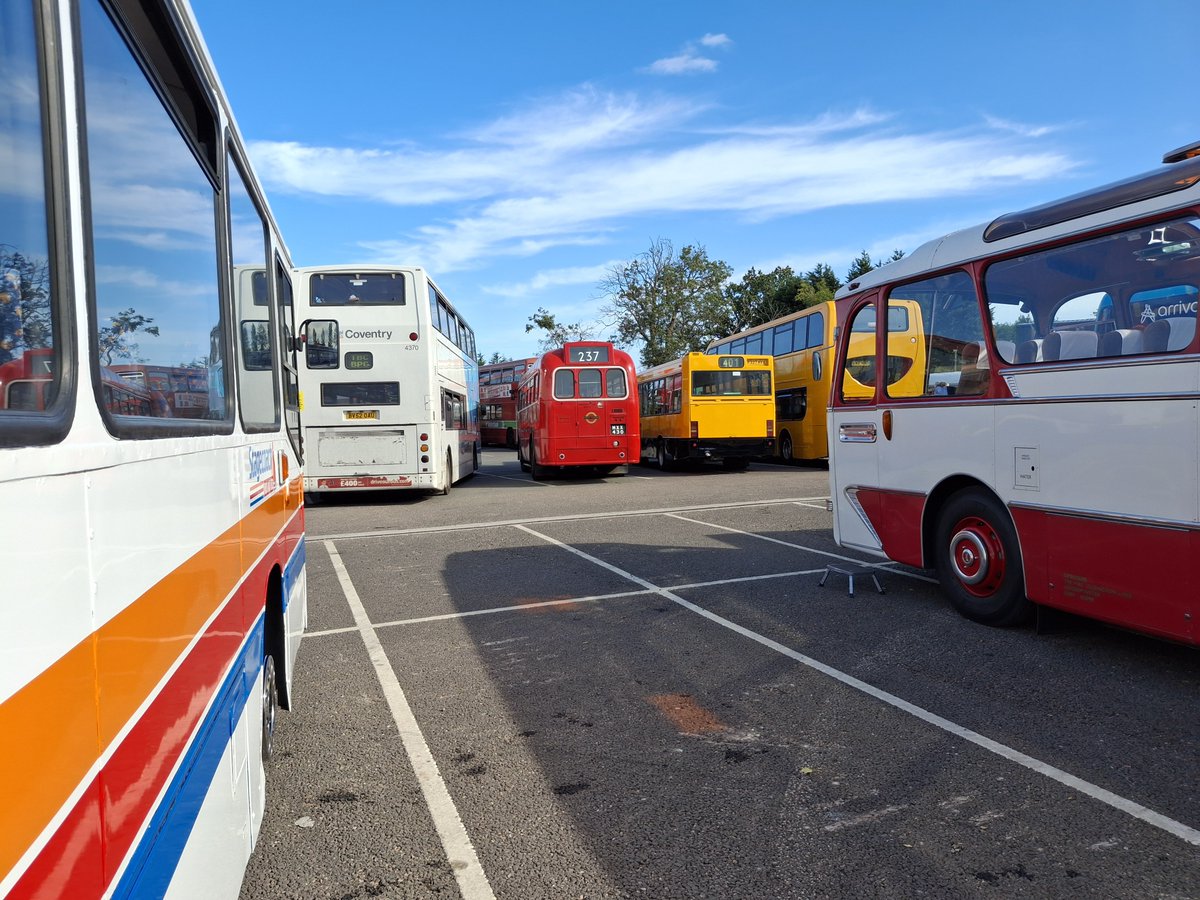 thomas_adderley's tweet photo. Various Heritage Busses at Statfold Country Park's Statbus Part 2. https://t.co/ugTnjHwgoN