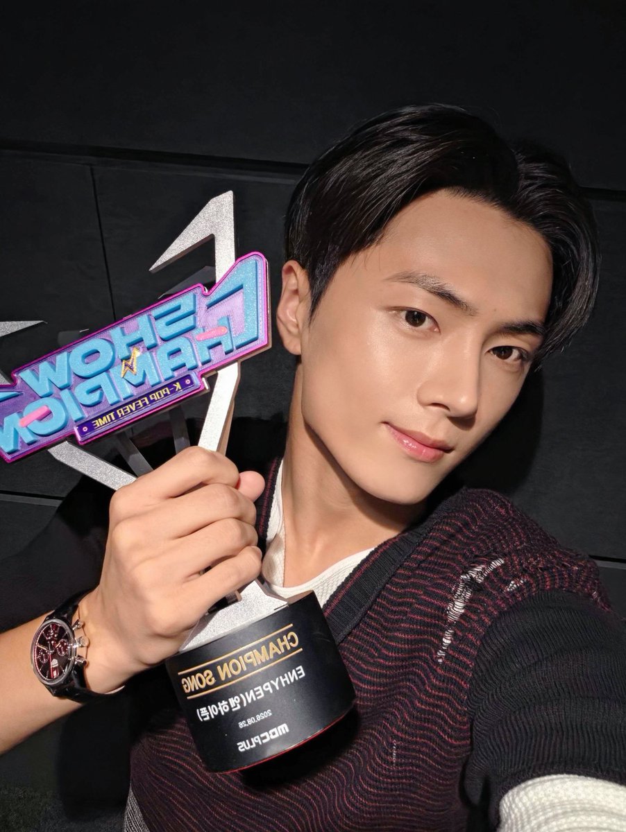 enhypenweverse's tweet photo. [ #제이’s Post ] 260921

#JAY: Grand Slam followed by Triple Crown
Thank you so much our ENGENEs for being together [with us] for this album
A lot of gratitudes to staffs that made [this album] together

ENHYPEN apple-of-our-eye album, THE SIN : BLISS, [I] was very happy!

(1/2) 

@ENHYPEN_members @ENHYPEN #ENHYPEN #엔하이픈