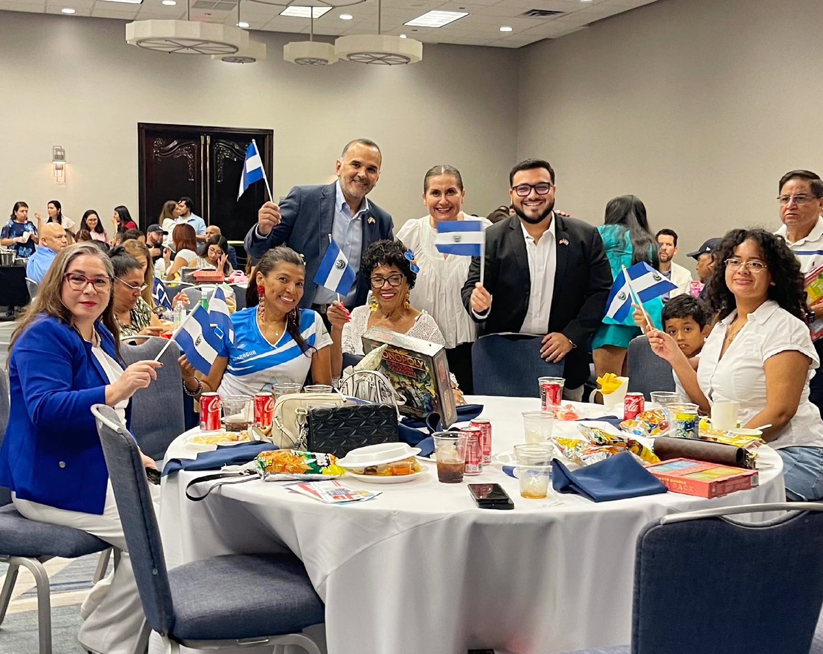 JersonAmayaSV's tweet photo. Gracias a todos por su cariño! 💙🙌🏻 https://t.co/FjlKZiQ1Oq